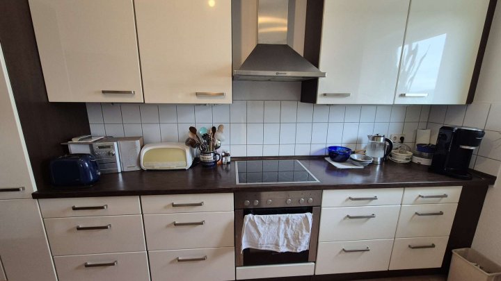 Rückzugsort über den Dächern – Gemütliche 3,5 Zimmer mit Balkon (Niefern-Vorort)