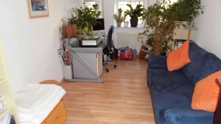 Rückzugsort über den Dächern – Gemütliche 3,5 Zimmer mit Balkon (Niefern-Vorort)