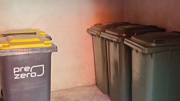 Sanierungsbedürftige Doppelhaushälfte mit Schuppen