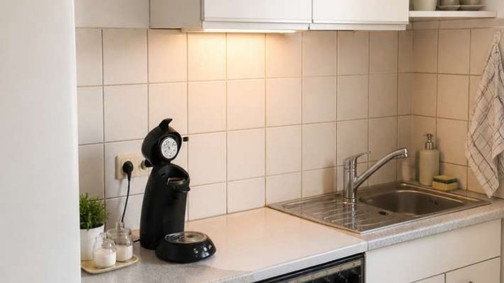 Sanierungsbedürftige Doppelhaushälfte mit Schuppen