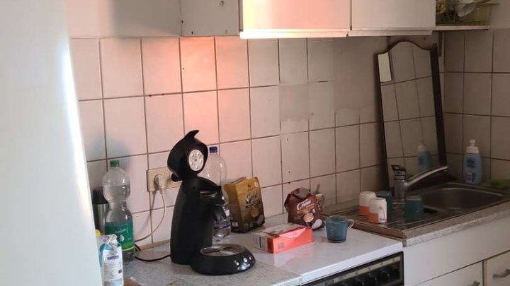 Sanierungsbedürftige Doppelhaushälfte mit Schuppen