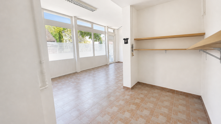 Gewerbe oder Wohnen – 119 m² EG, 8 Parkplätze, bis 8 % Rendite im Sanierungsgebiet