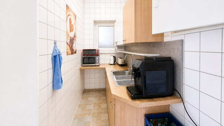 Gewerbe oder Wohnen – 119 m² EG, 8 Parkplätze, bis 8 % Rendite im Sanierungsgebiet