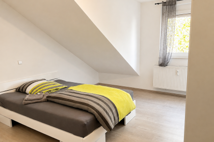 Schlafzimmer 1 