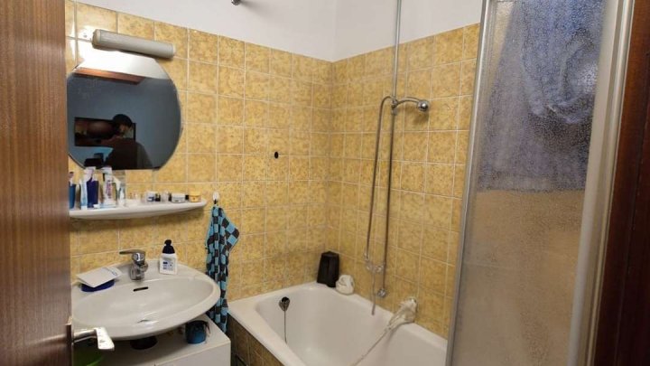 *Gepflegtes, teilvermietetes Reihenendhaus mit 3 Wohnungen zu verkaufen!*