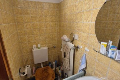 Bad mit Wanne und WC