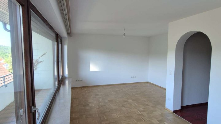 *Gepflegtes, teilvermietetes Reihenendhaus mit 3 Wohnungen zu verkaufen!*