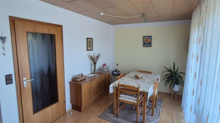 *Gepflegtes, teilvermietetes Reihenendhaus mit 3 Wohnungen zu verkaufen!*