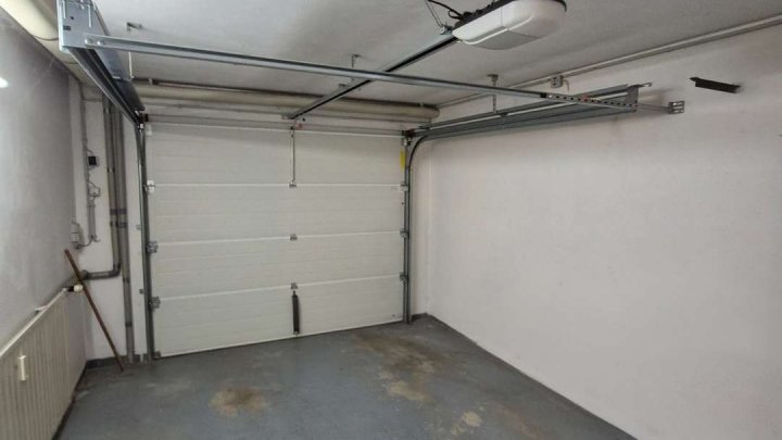 *Gepflegtes, teilvermietetes Reihenendhaus mit 3 Wohnungen zu verkaufen!*