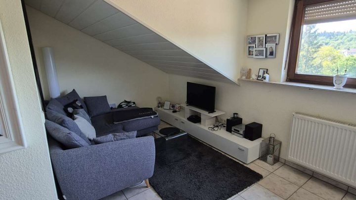 *Gepflegtes, teilvermietetes Reihenendhaus mit 3 Wohnungen zu verkaufen!*