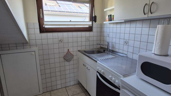 *Gepflegtes, teilvermietetes Reihenendhaus mit 3 Wohnungen zu verkaufen!*