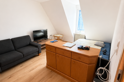 DG rechts, Zimmer 2