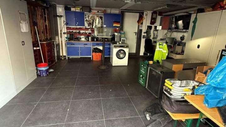 🏡 Modernes Zweifamilienhaus mit Doppelgarage in zentraler Lage von Pforzheim-Brötzingen