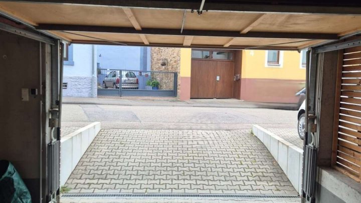Soll es etwas Besonderes sein? 4-Zimmer Maisonette-Wohnung in Remchingen-Singen!