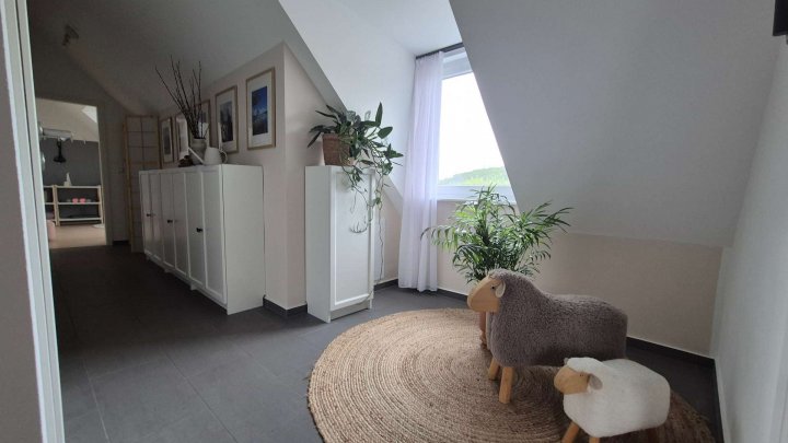 Soll es etwas Besonderes sein? 4-Zimmer Maisonette-Wohnung in Remchingen-Singen!