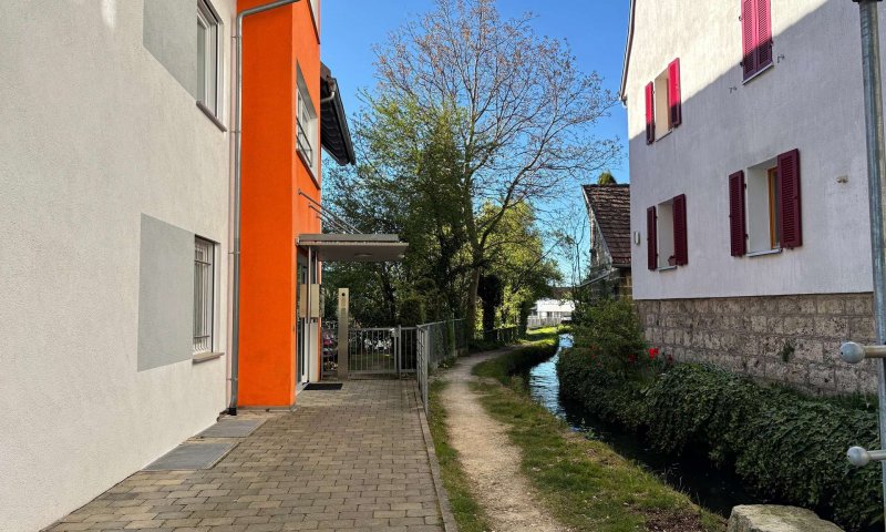 Träume werden in Pfullingen wahr: Wohnung mit Garten, Aufzug und 2 Bäder