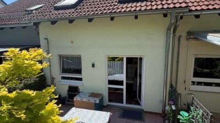 Gemütliches Reihenhaus in Aichtal - bis zu 4 Schlafzimmer - ab € 1.675,- mtl. Finanzierungsrate *
