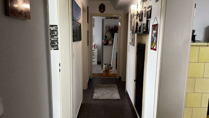 *Gepflegtes Haus mit 3 Wohnungen, Balkon, Terrasse &Garage zu verkaufen*