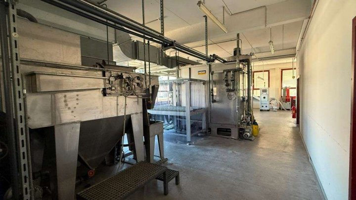 Attraktive Gewerbeimmobilie mit Büro-, Produktions- und Hallenflächen in Königsbach-Stein