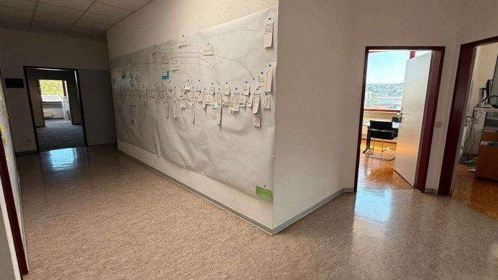 Attraktive Gewerbeimmobilie mit Büro-, Produktions- und Hallenflächen in Königsbach-Stein