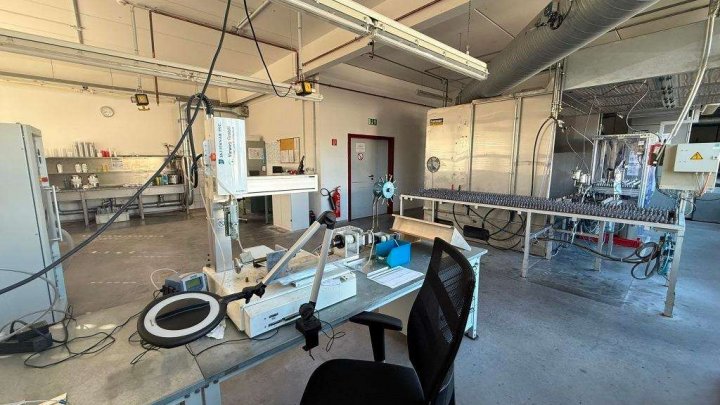 Attraktive Gewerbeimmobilie mit Büro-, Produktions- und Hallenflächen in Königsbach-Stein