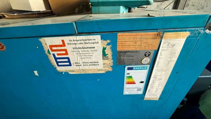 Attraktive Gewerbeimmobilie mit Büro-, Produktions- und Hallenflächen in Königsbach-Stein