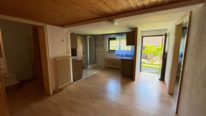 ***Großzügiges EFH mit Garten, Terrasse und 2 Garagen in ruhiger Sackgassenlage***