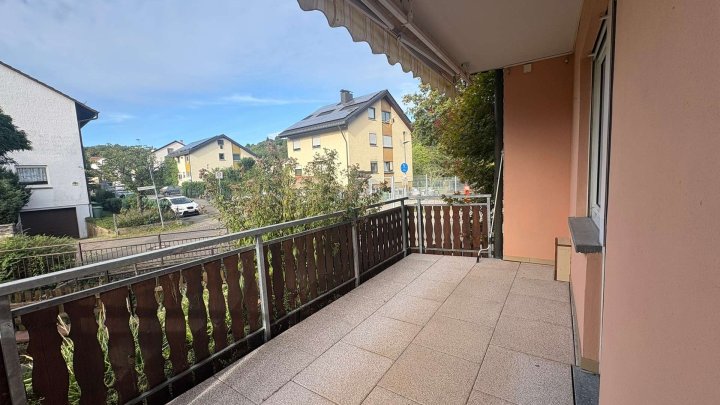 Zwei Wohnungen unter einem Dach – Zweifamilienhaus mit großem Garten