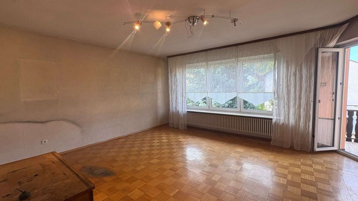 Zwei Wohnungen unter einem Dach – Zweifamilienhaus mit großem Garten