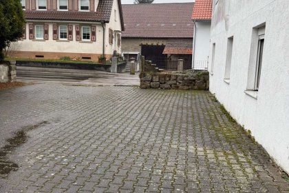 Außenansicht_Stellplätze