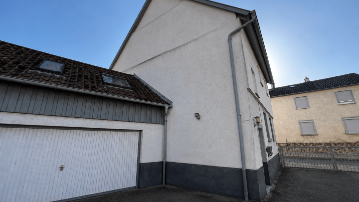 Gemütliche 2-Zimmer-Wohnung mit Garage in Ispringen zu vermieten!