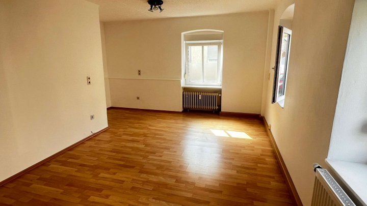 Gemütliche 2-Zimmer-Wohnung mit Garage in Ispringen zu vermieten!