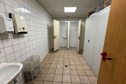 1. WC in Produktionshalle (GR 9)