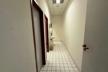 Sanitäranlagen 1. OG Büro- & Produktionsgebäude (GR 21)