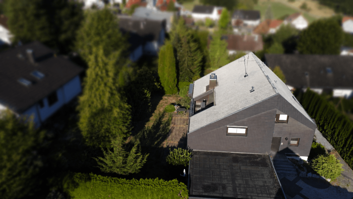 Villenflair und Ruhe pur – Einfamilienhaus mit Traumgarten in guter Lage von Engelsbrand-Salmbach