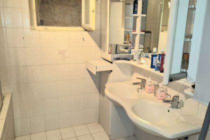 Bad mit Wanne