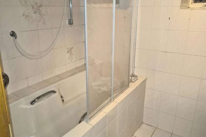 Bad mit Wanne