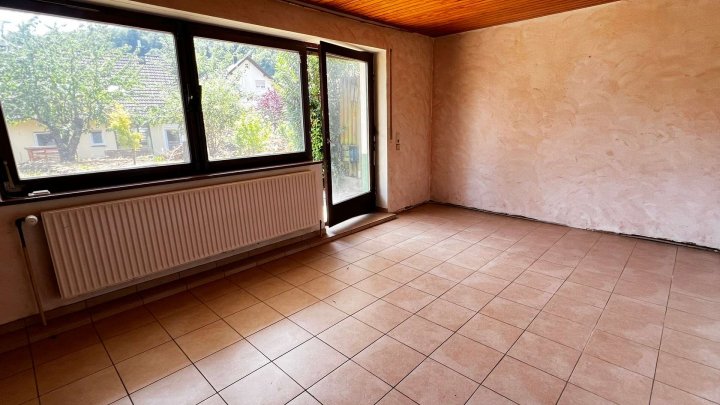 Fertighaus mit großem Garten und viel Potenzial