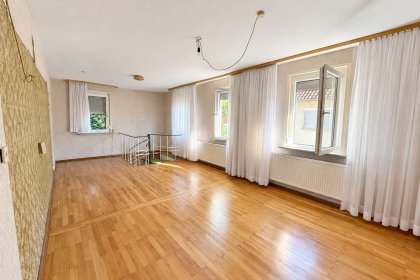 Wohnzimmer Vorderhaus 1. OG 