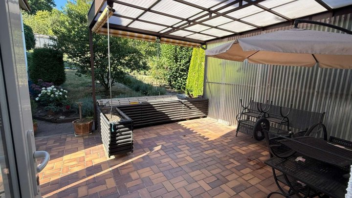 Zwei Häuser – ein Garten – vielfältige Möglichkeiten für Familie, Generationen & Wohnen & Arbeiten