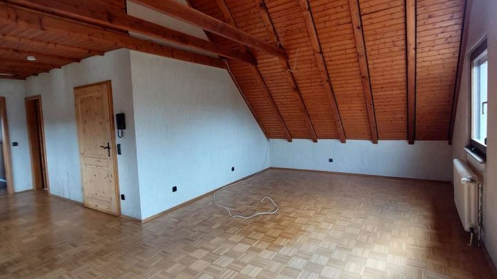 3,5 Zim. DG-Wohnung mit besonderem Charme zu verkaufen!