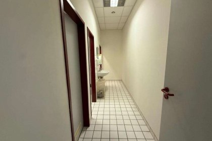 Sanitäranlagen 1. OG Büro- & Produktionsgebäude (GR 21)