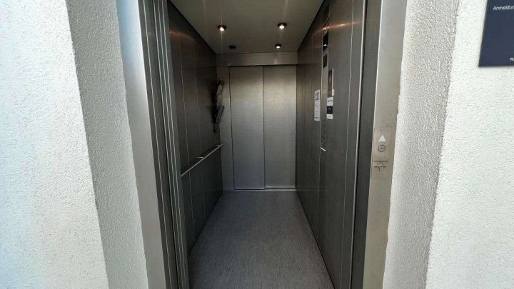 Attraktive Gewerbeimmobilie mit Büro-, Produktions- und Hallenflächen in Königsbach-Stein