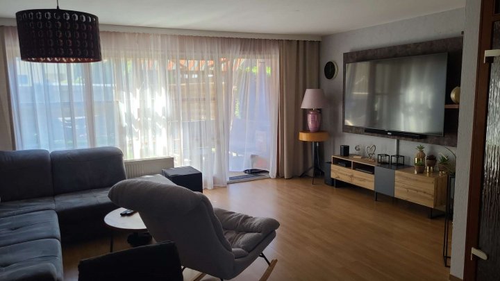 Zentral gelegenes Reihenendhaus in Bad Wildbad/Calmbach mit Carport und Garten
