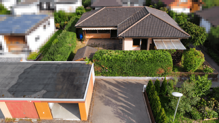 Ruhig gelegener Bungalow mit Garten, Pergola und Garage zu verkaufen!
