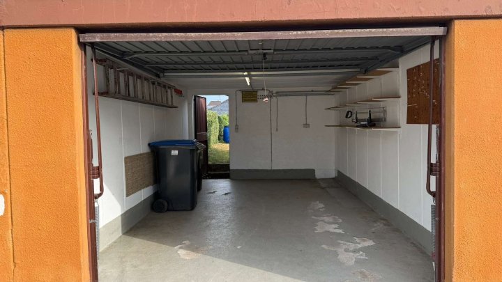 Ruhig gelegener Bungalow mit Garten, Pergola und Garage zu verkaufen!