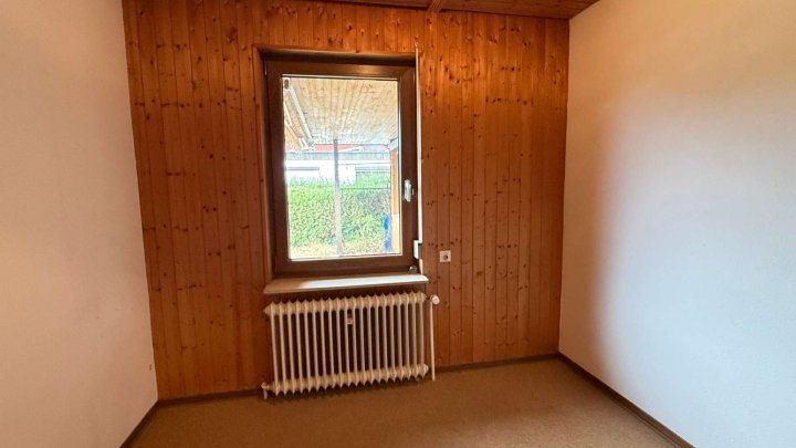 Ruhig gelegener Bungalow mit Garten, Pergola und Garage zu verkaufen!