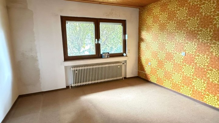 Ruhig gelegener Bungalow mit Garten, Pergola und Garage zu verkaufen!