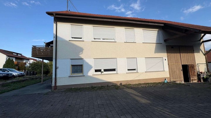 Freistehendes Mehrfamilienhaus - Attraktive Kapitalanlage  mit Ausbaupotential