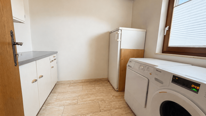 Villenflair und Ruhe pur – Einfamilienhaus mit Traumgarten in guter Lage von Engelsbrand-Salmbach